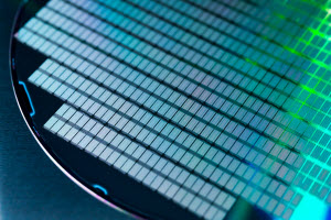 連鎖解析を活用した半導体製造における複数プロセスの同時最適化